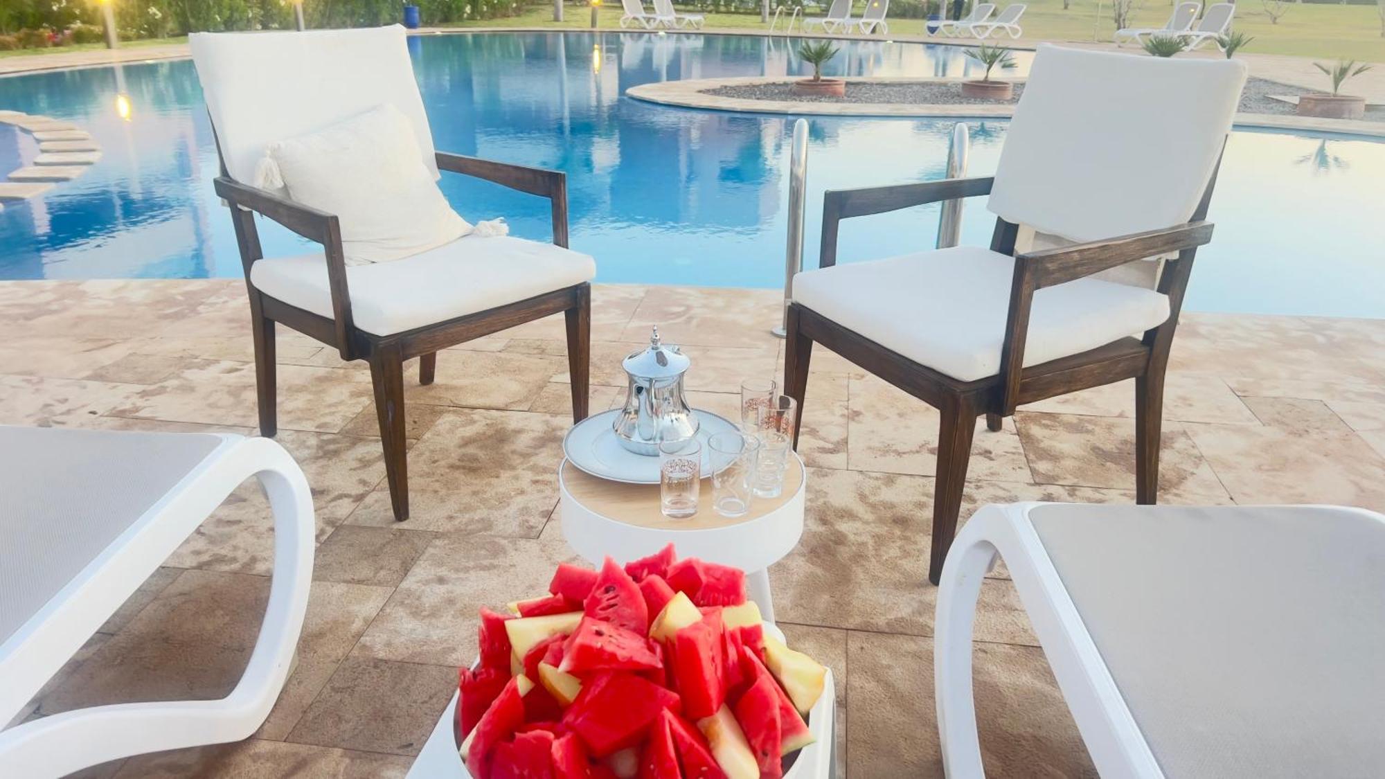 Mini-Villa Situee Dans Une Residence Prestigia A Marrakech, Avec Une Vue Sur La Piscine Et Le Golf Une Securite 24H Sur 24 Et Une Proximite Ideale De L Aeroport 5 Minutes C Est Une Offre Parfaite Pour Des Vacances Marrakesh Luaran gambar