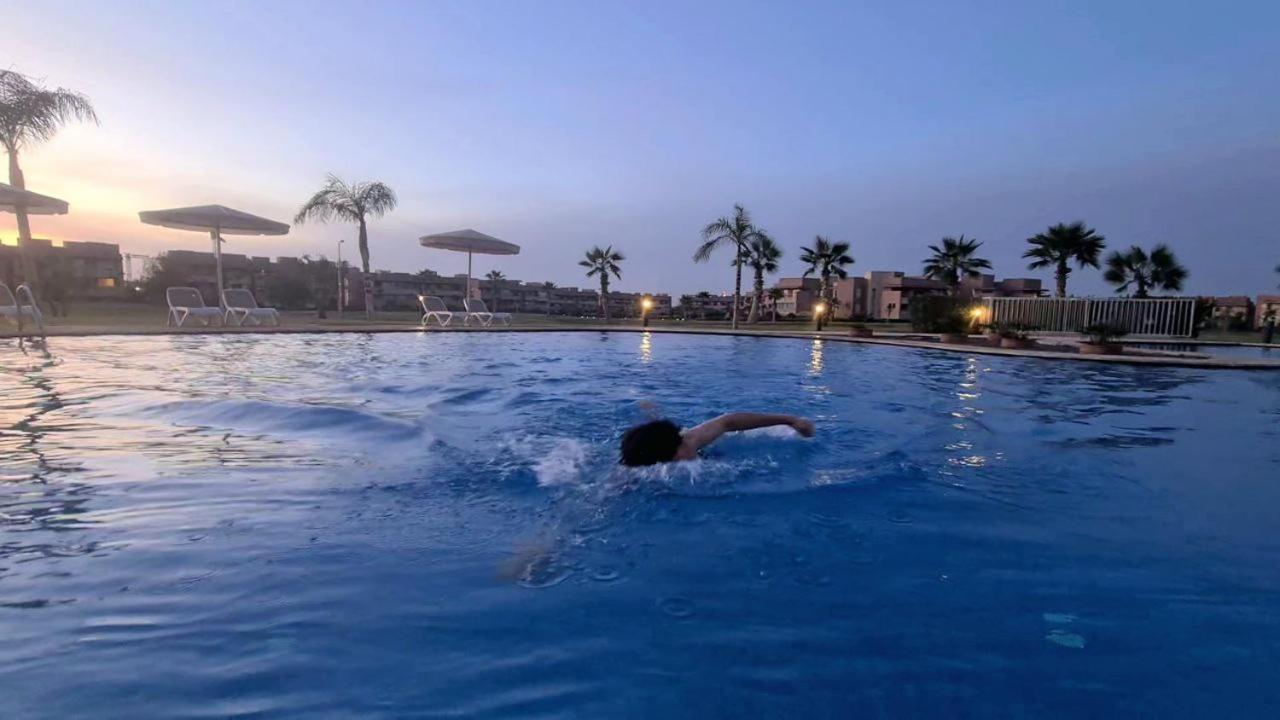 Mini-Villa Situee Dans Une Residence Prestigia A Marrakech, Avec Une Vue Sur La Piscine Et Le Golf Une Securite 24H Sur 24 Et Une Proximite Ideale De L Aeroport 5 Minutes C Est Une Offre Parfaite Pour Des Vacances Marrakesh Luaran gambar