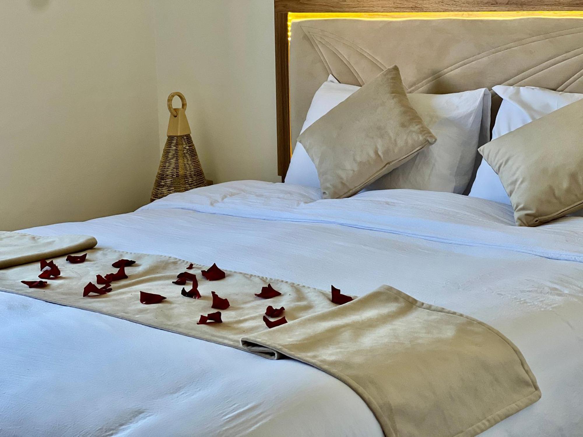 Mini-Villa Situee Dans Une Residence Prestigia A Marrakech, Avec Une Vue Sur La Piscine Et Le Golf Une Securite 24H Sur 24 Et Une Proximite Ideale De L Aeroport 5 Minutes C Est Une Offre Parfaite Pour Des Vacances Marrakesh Luaran gambar