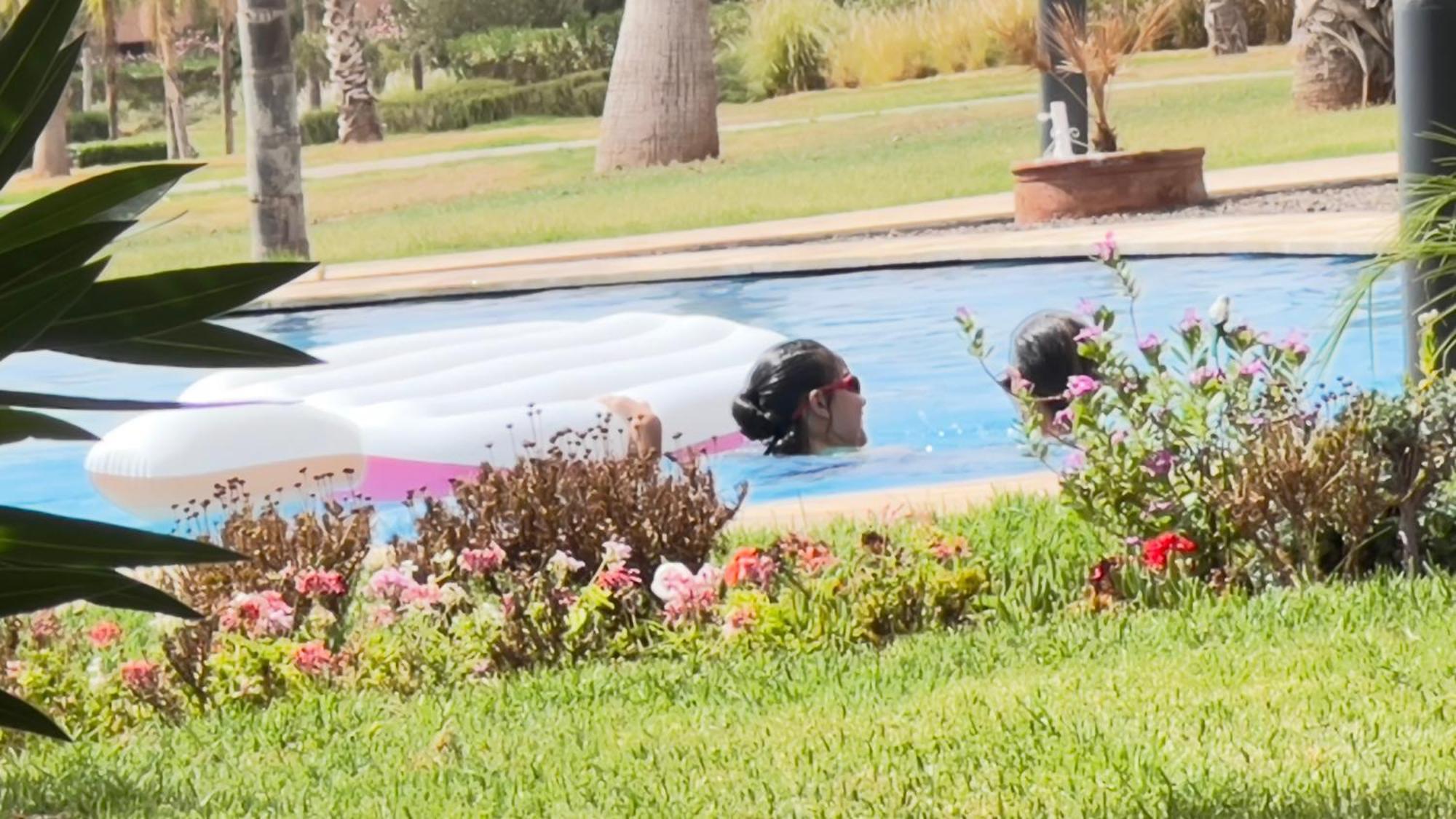 Mini-Villa Situee Dans Une Residence Prestigia A Marrakech, Avec Une Vue Sur La Piscine Et Le Golf Une Securite 24H Sur 24 Et Une Proximite Ideale De L Aeroport 5 Minutes C Est Une Offre Parfaite Pour Des Vacances Marrakesh Luaran gambar